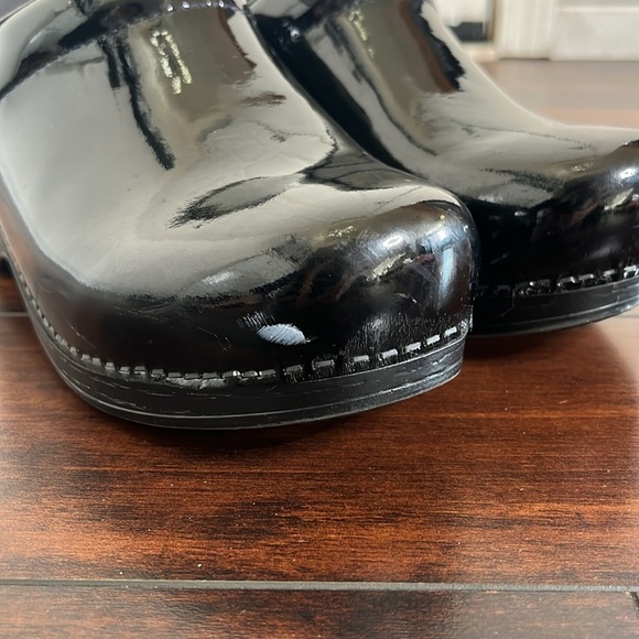 Dansko Professional Clogs Women's 40 Black Patent Leather Slip On Comfort Shoes - Picture 2 of 12